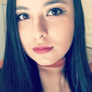 Meet your Posher, Alejandra